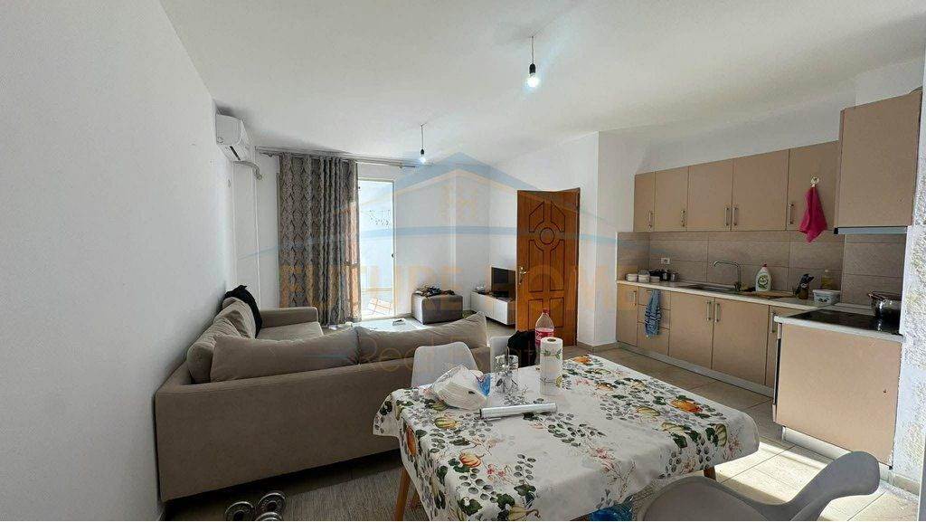 Shitet, Apartament 1+1, Unaza e Re . UNA72356