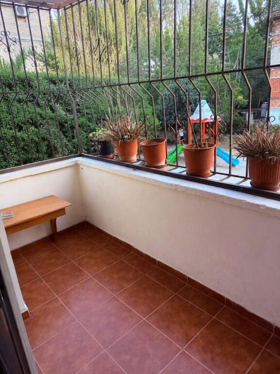 Qera | Apartament 2 + 1 | Shkolla e Bashkuar | 500 €/muaj
