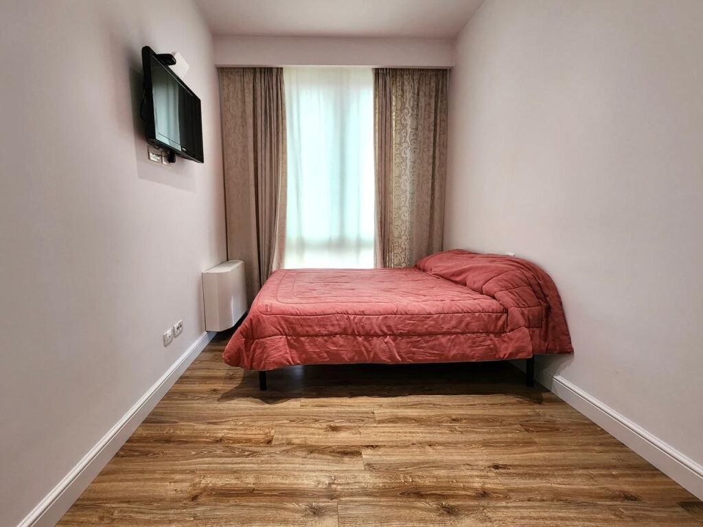 ME QERA: Apartament Luksoz 2+1+2WC | 110 m² | Park Gate – Rruga e Elbasanit / Ambasada Amerikane || 150,000 Leke/Muaj