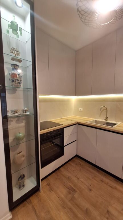 🔹Jepet apartament 1+1 prane Gener 2 , Spak, rruga Jordan Misja. 🏢I sapo mobiluar, i pa banuar me pare  