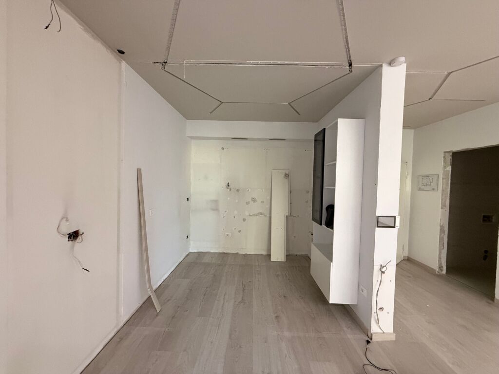 BLOCK BUSINESS PREMISES FOR RENT!