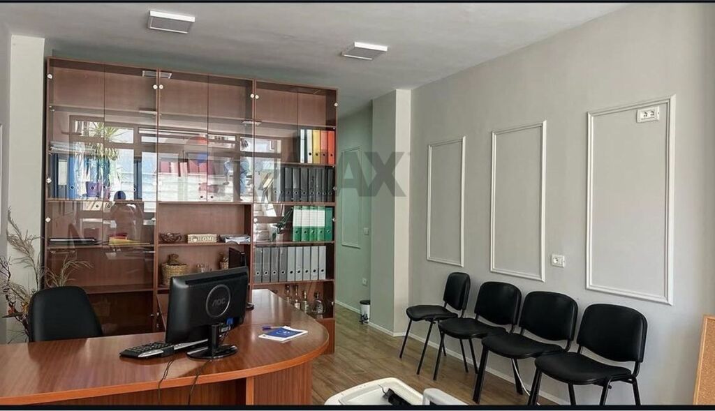 Shitet Dyqan tek Shkolla Baletit