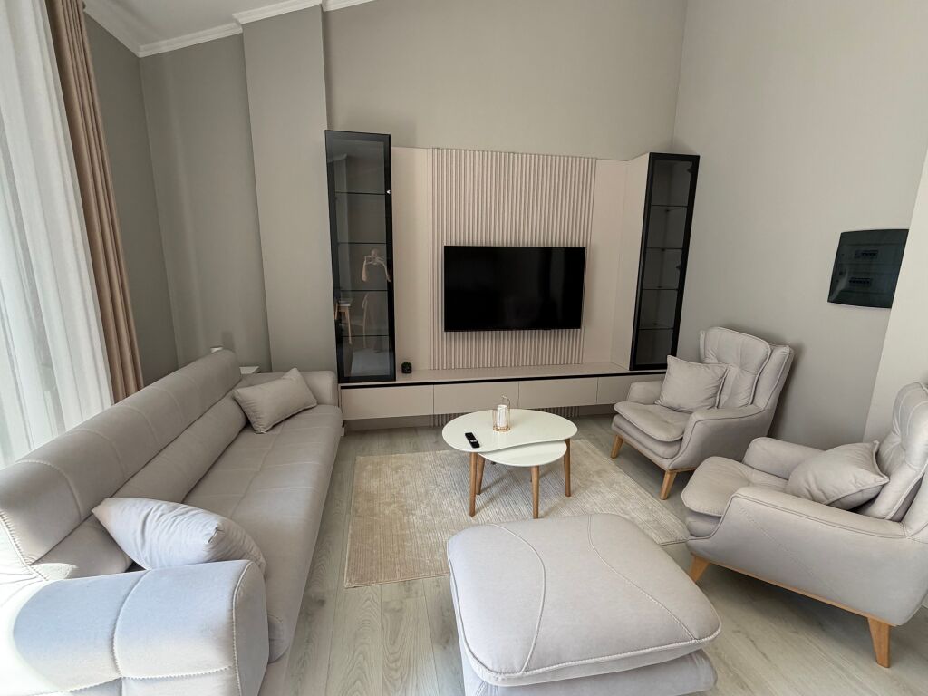 🏡 Jepet me Qira Apartament 2+1 Premium | Liqeni i Thatë | 2 Veranda &amp; 2 Poste Parkimi