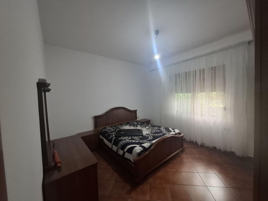 AFFITTASI 1+1 CASA PRIVATA ASTIR 400 MILA LEKE