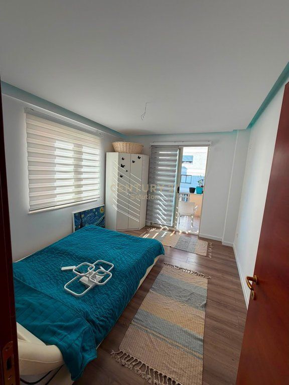 APARTAMENT 3+1+2 PER SHITJE PRANE THESARIT, FRESK!
