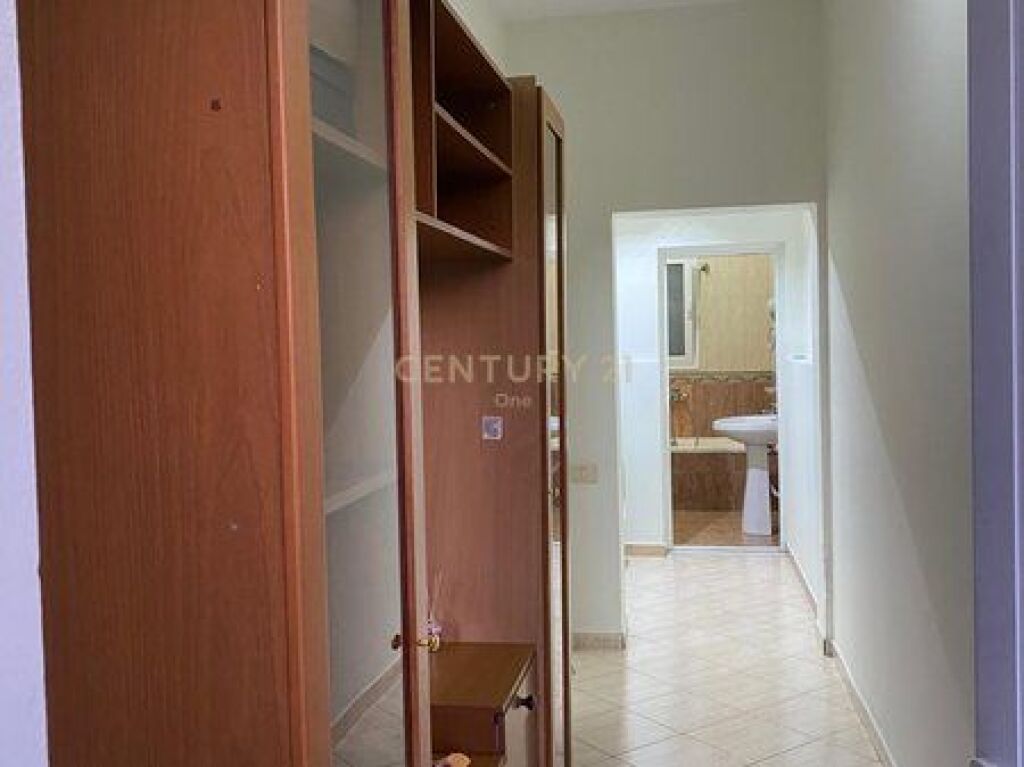 Jepet me qira apartament 1+1 – Rruga Jordan Misja, Tiranë
