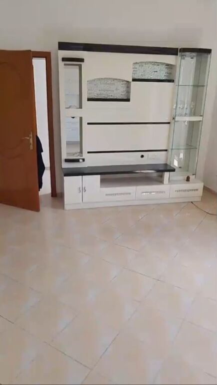 Affitto | Apartament 2 + 1 | Rruga Jordan Misja | 350 €/mese