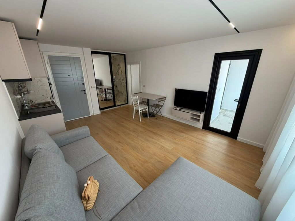 🏡 Appartamento 1+1 in Vendita  📍 Via Asim Vokshi, di fronte a SPAK, all'interno del Piccolo Anello, Tirana💶 Prezzo: 110.000 €