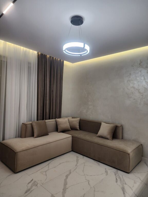 📌 Esclusivo, Appartamento 1+1 in Affitto con Veranda – Lago Secco