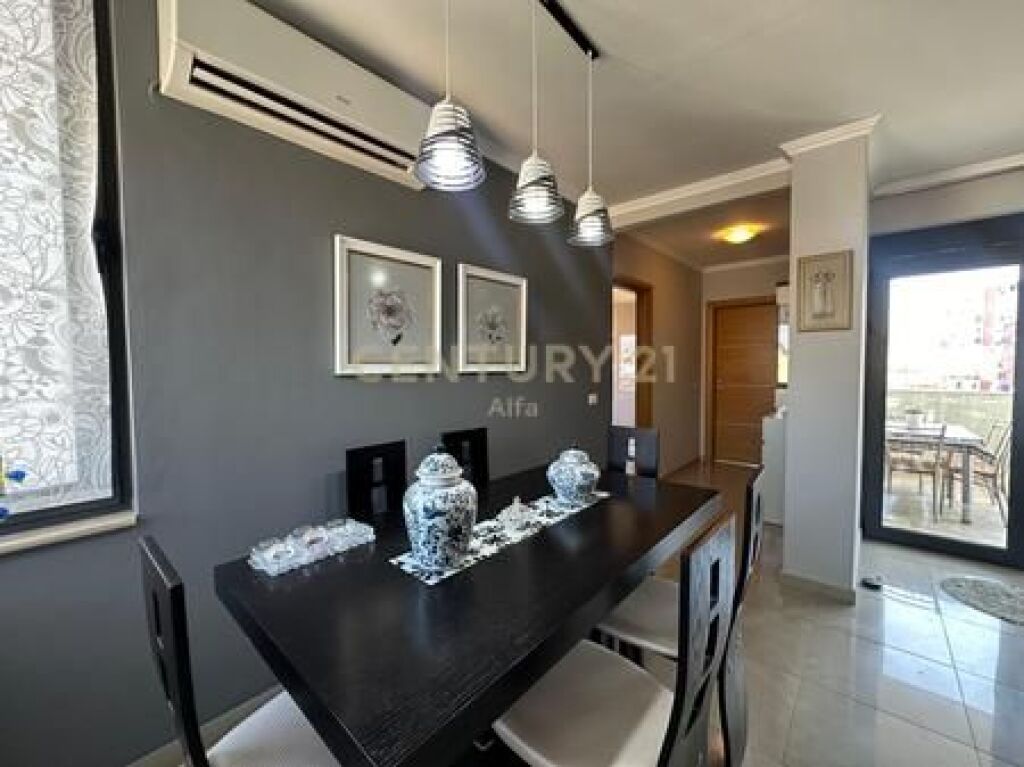 Apartament 2+1+2 per Shitje prane Liqenit te Tiranes!