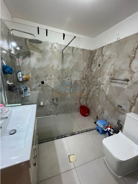 Affitto, Appartamento 2+1, Via Kavajës, Tirana.