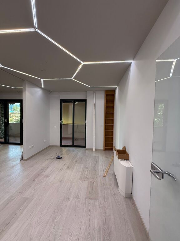 BLOCK BUSINESS PREMISES FOR RENT!