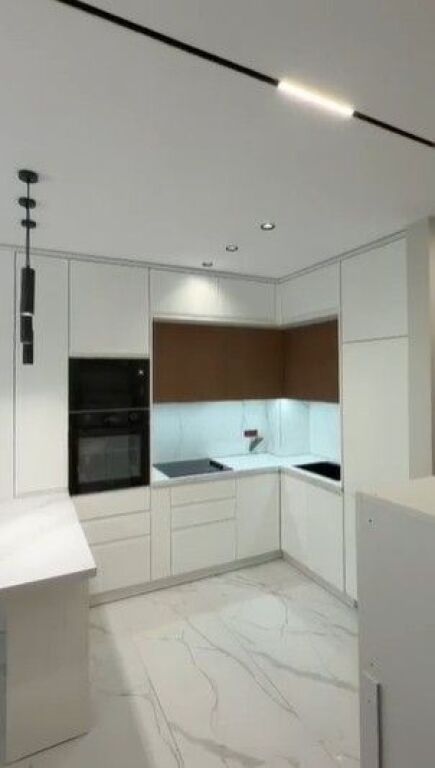 📌 Esclusivo, Appartamento 1+1 in Affitto con Veranda – Lago Secco