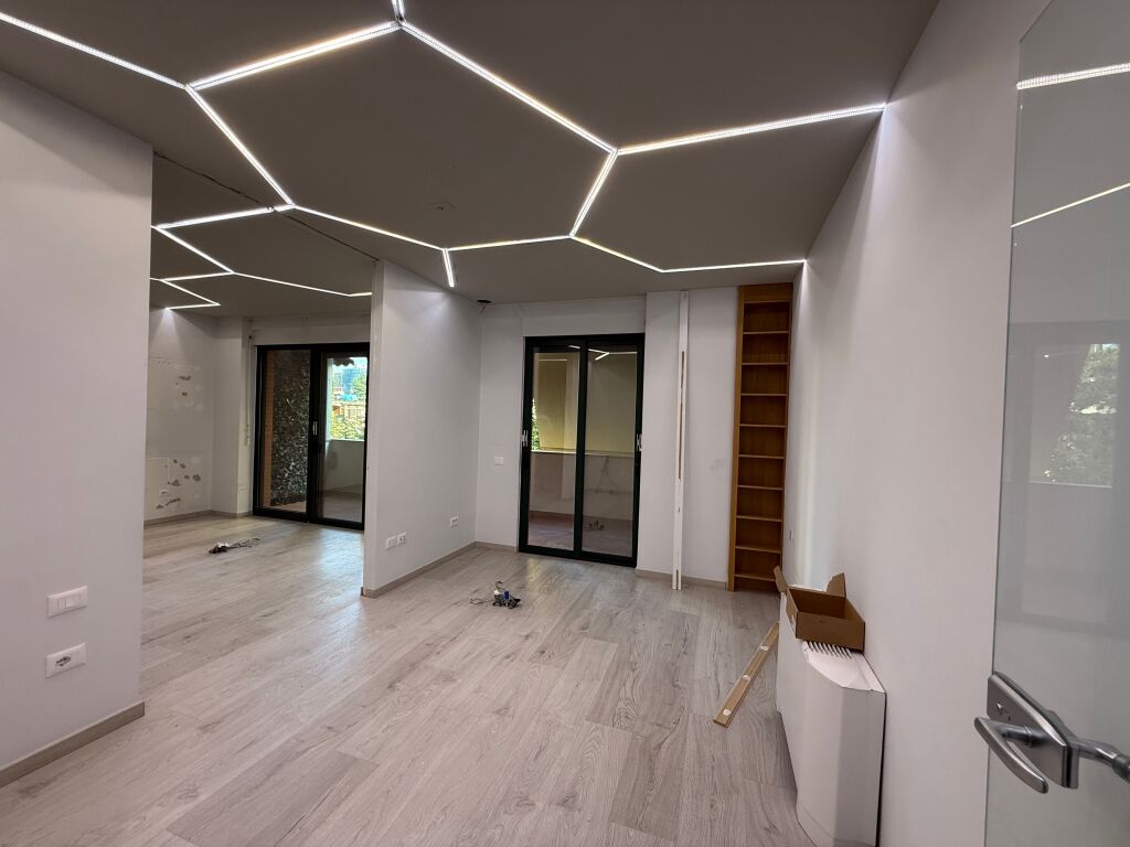 BLOCK BUSINESS PREMISES FOR RENT!