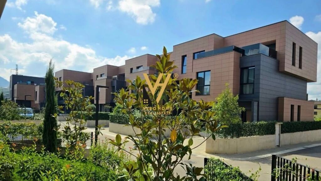 VILLA DI LUSSO SU TRE PIANI IN VENDITA A LUMINOR RESIDENCE, TEG 800.000 EURO