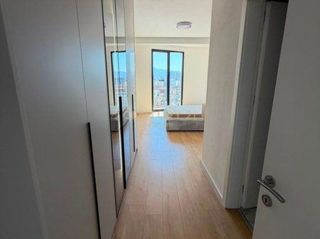 AFFITTIAMO APPARTAMENTO 3+1 CON POSTO AUTO VICINO A MINE PEZA!