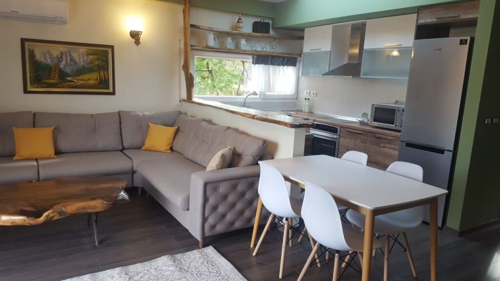 🏢At Dry Lake, Peti Street, a furnished 2+1 apartment is for rent. 650 Euro   