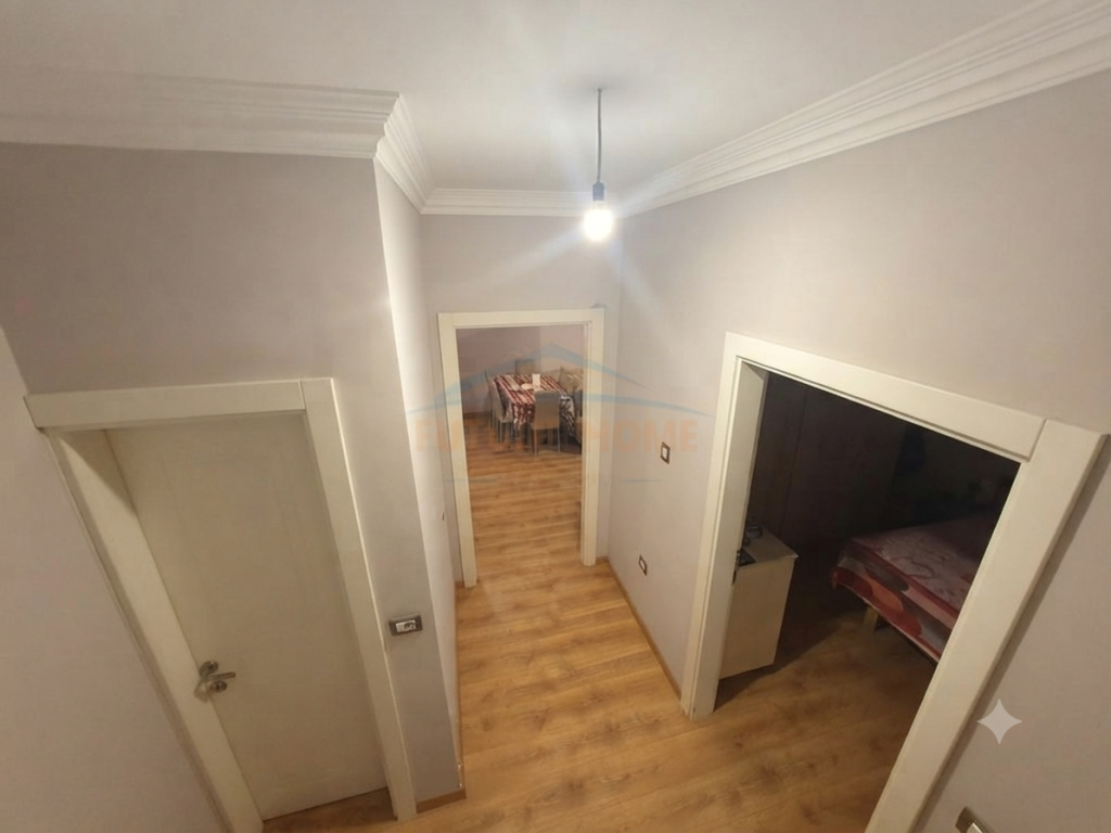 Shitet, Apartament 1+1, Unaza e Re, Tiranë