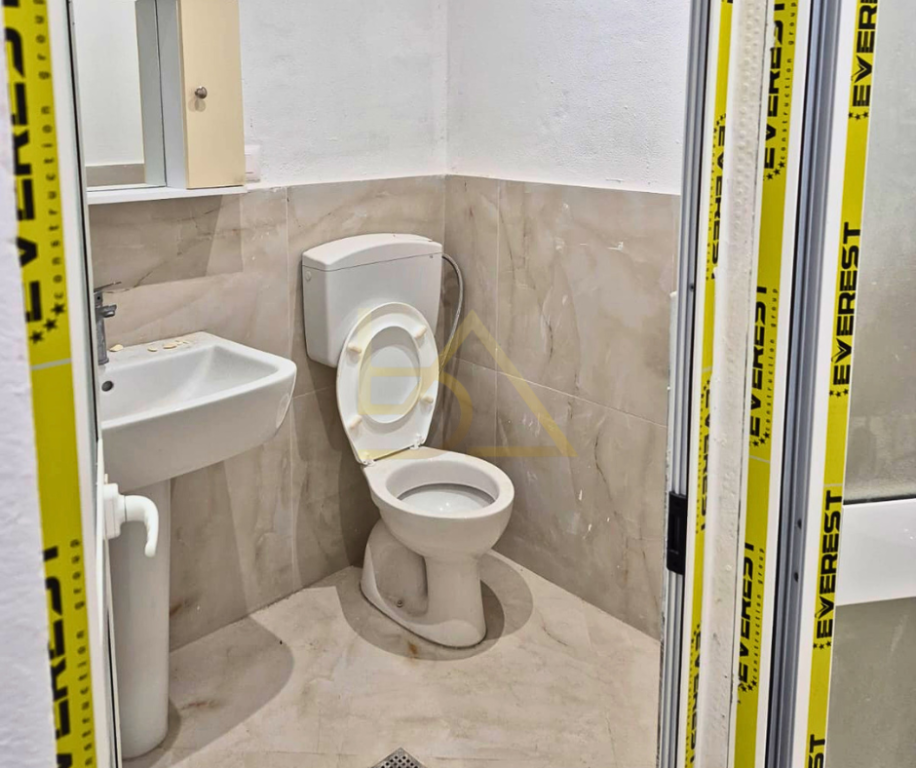 Spazio Duplex in Affitto – Via Jordan Misja, Tirana