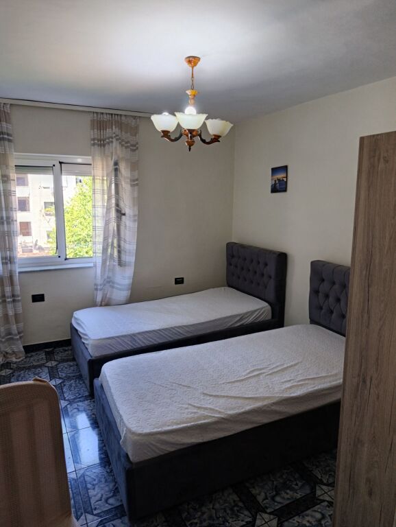 Affitto | Apartament 2 + 1 | Shkolla Bashkuar | 400 €/mese