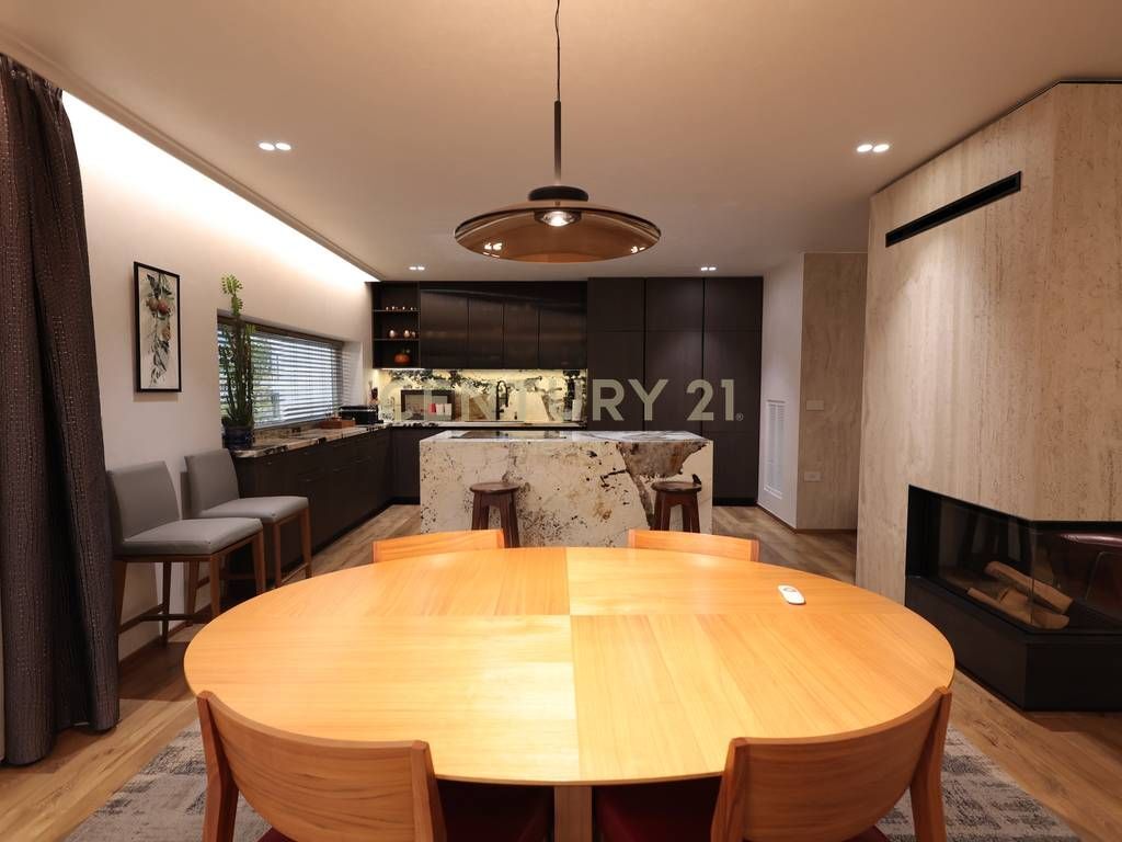 UNIQUE PENTHOUSE FOR SALE IN THE HEART OF THE FORMER BLOCK Exclusive Penthouse – A New Standard of Luxurious Living!