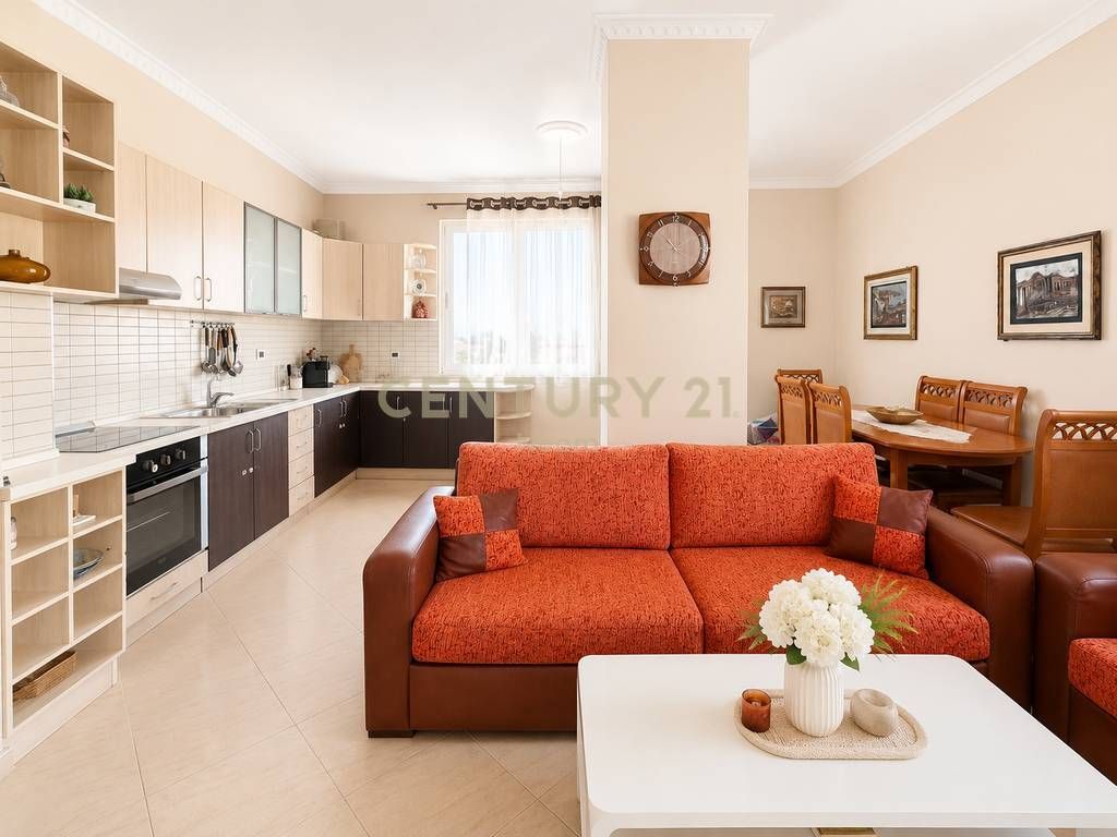 Shitet apartament 2+1+2 në Astir