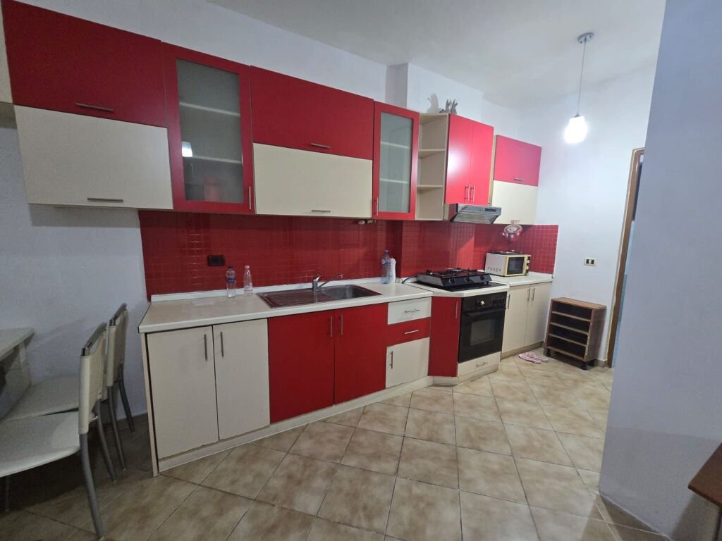 Affittasi 1+1 Complesso Derveni Misto Mame 30.000 lek