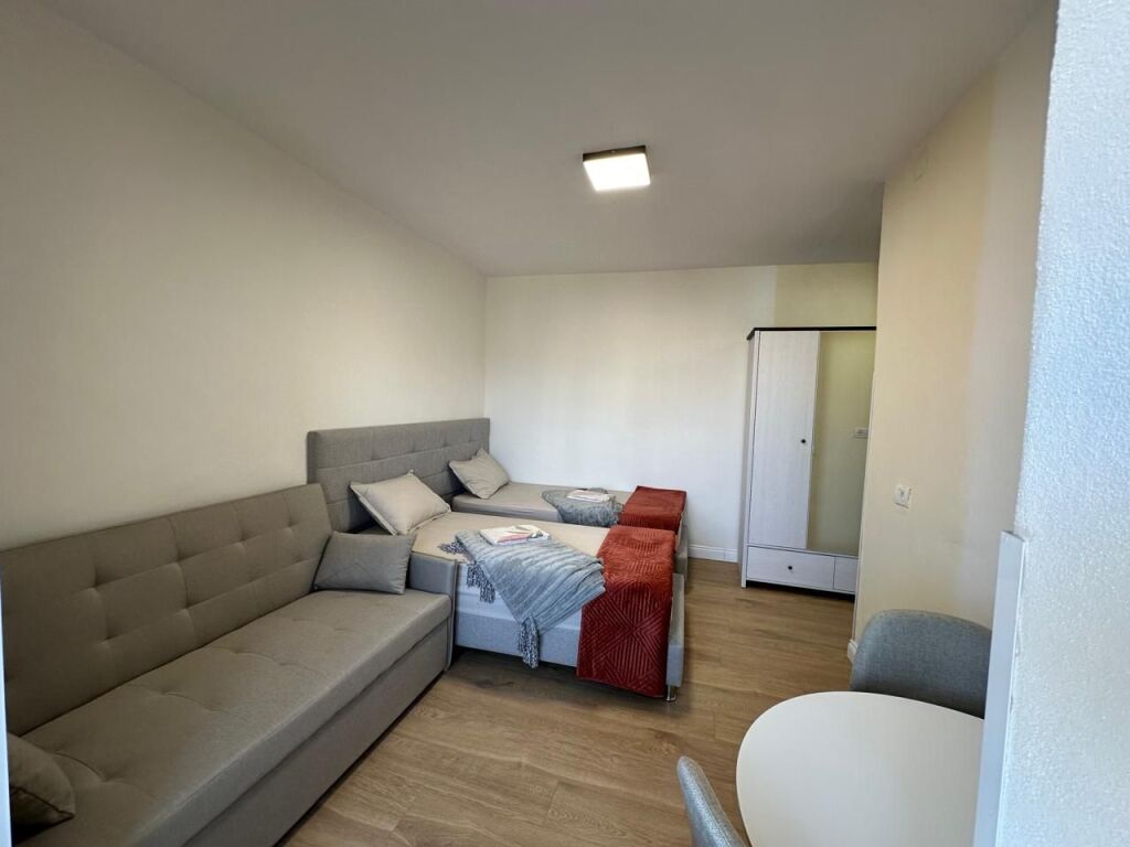 Garsionjere per qera tek ish Tregu Elektrik !