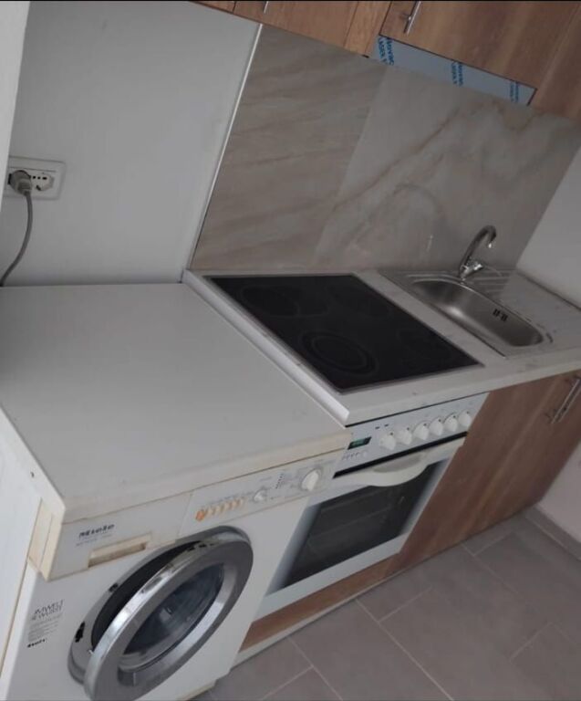 GARSIONERE 24000 LEKE.ISH TREGU ELEKTRIK