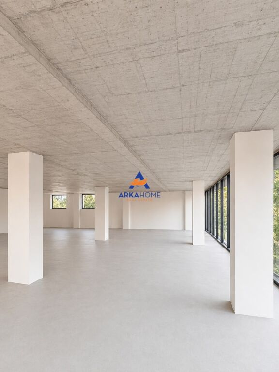 LOCALE COMMERCIALE / UFFICIO IN AFFITTO 1000M2 "SAUK" 10.000 EURO