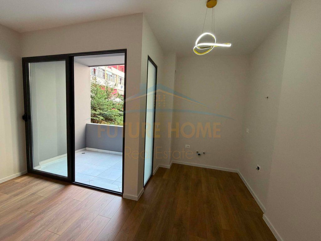 Shitet, Apartament 1+1, Unaza e Re . UNA72125