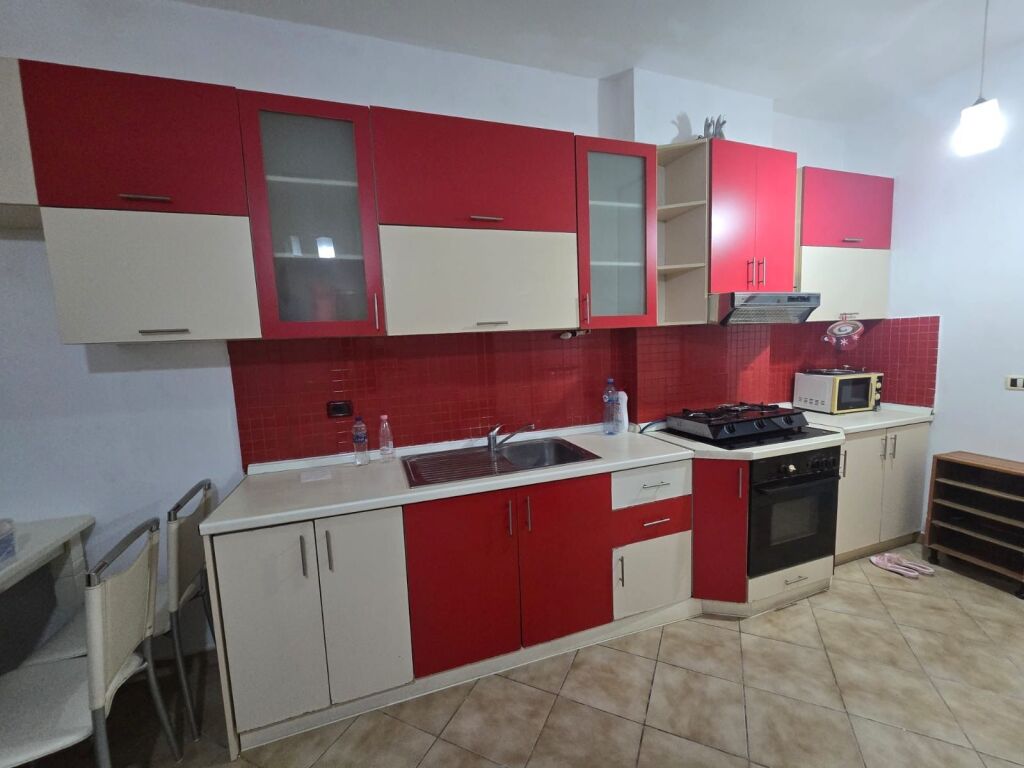 Affittasi 1+1 Complesso Derveni Misto Mame 30.000 lek