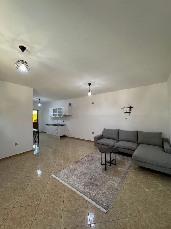 Affitto | Apartament 1 + 1 | Ali Demi | 400 €/mese