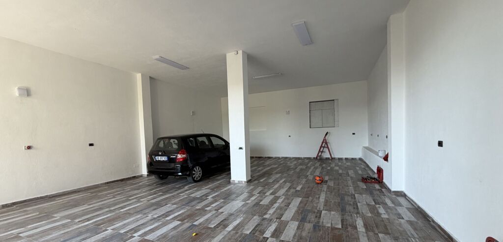Qera | Magazinë | Kodra E. Priftit | 500 €/muaj