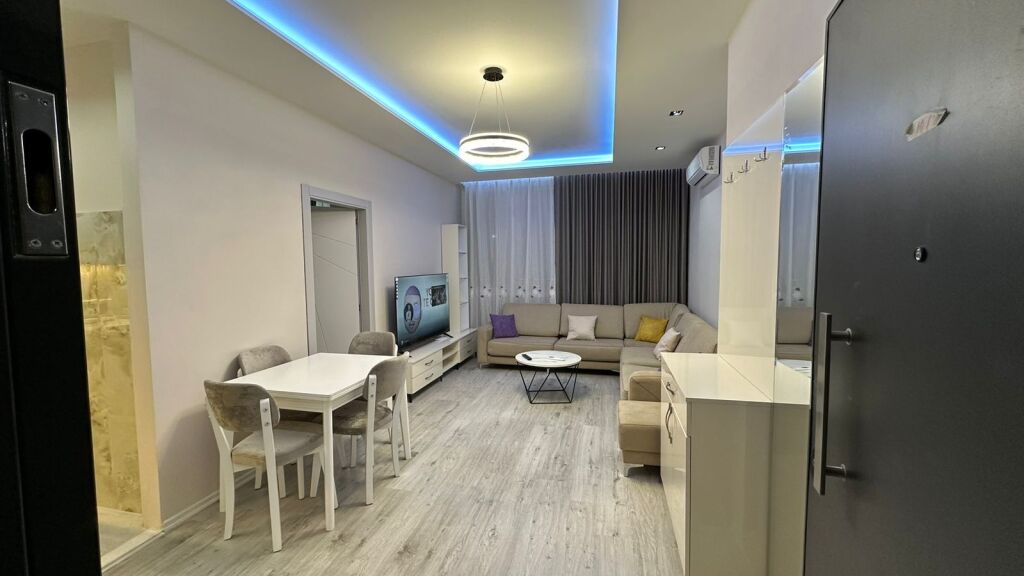 Affittasi 1+1+parcheggio Via Dibra 700€