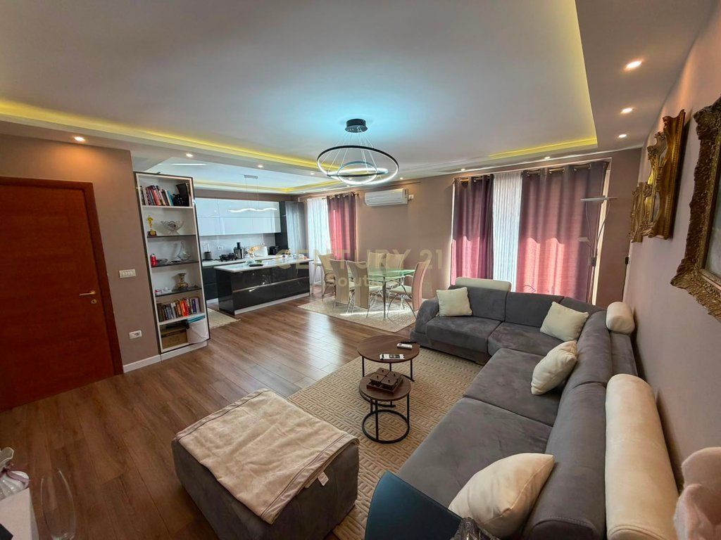 Apartament 3+1+2 per shitje prane Thesarit, Fresk