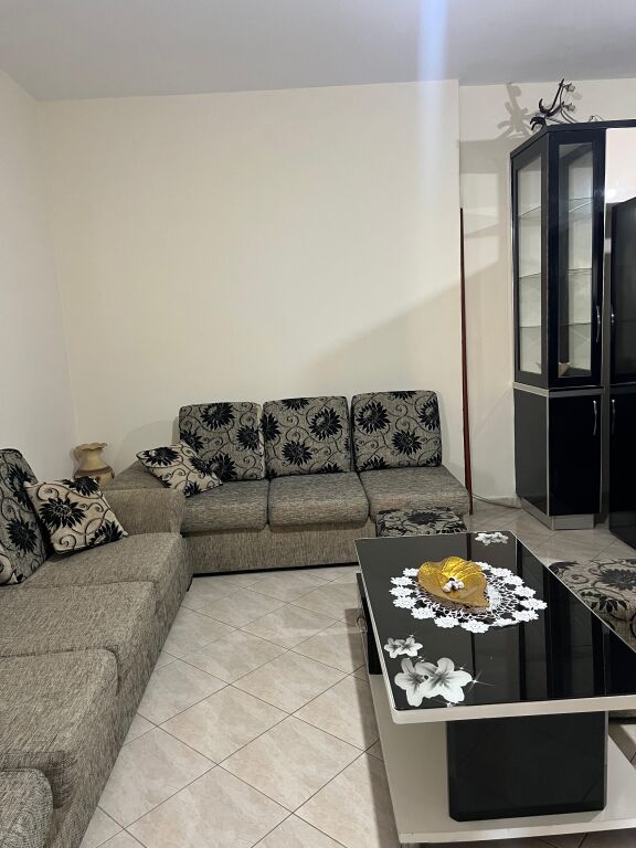 Jepet me qira 2+1+1 Astir Bar Artisti 45.000 leke