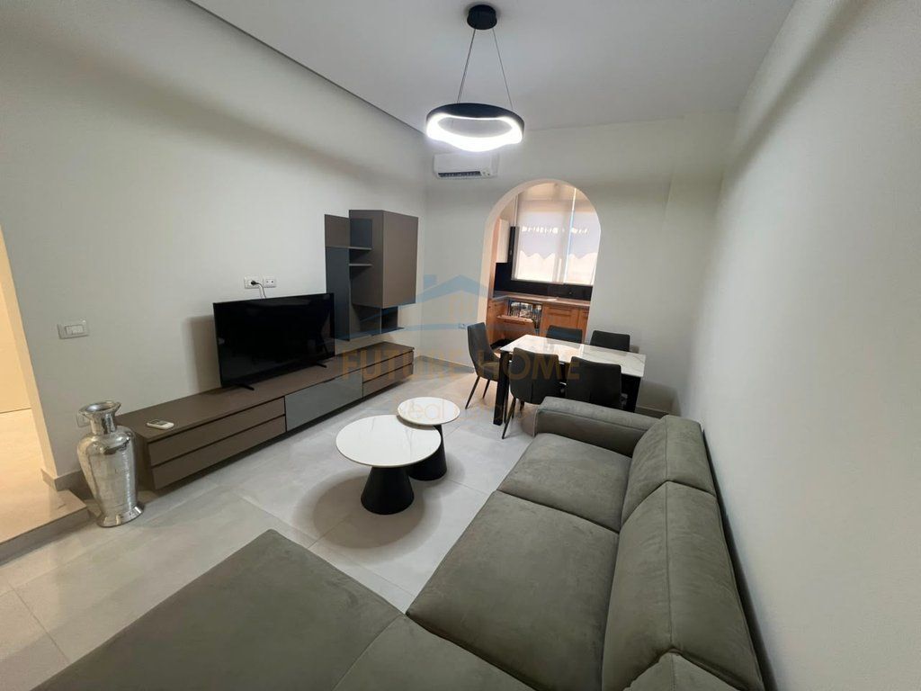 Rent, Apartment 1+1, Dibra Street, Tirana .
