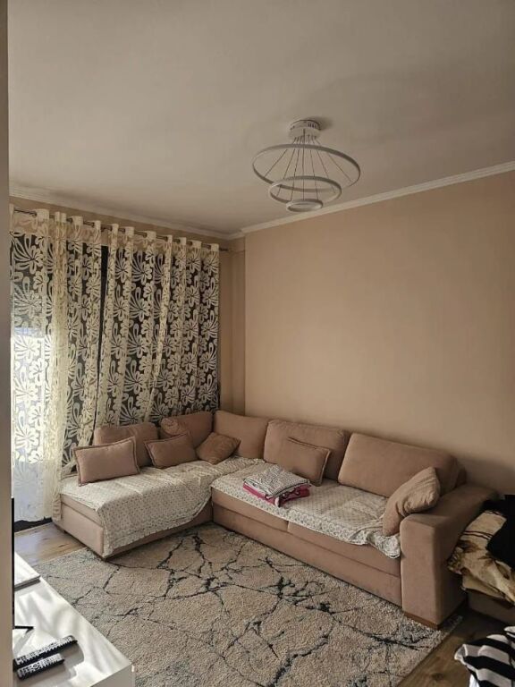 Jepet Me Qera Apartament 1+1+1 Ballkon