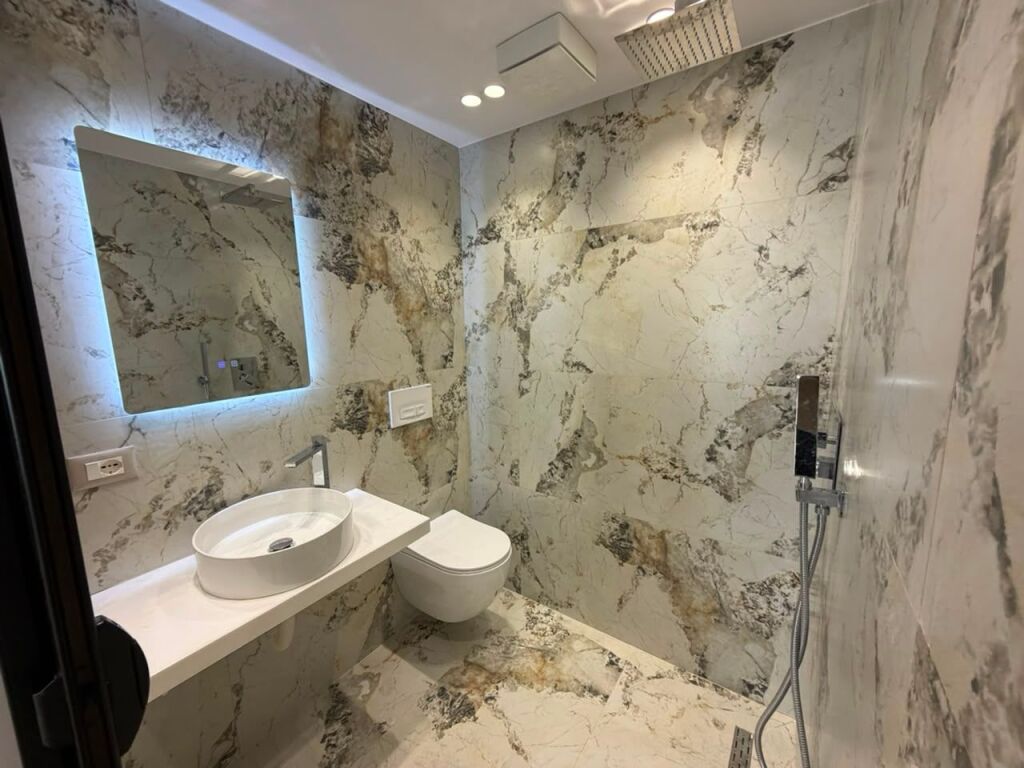 🏡 Appartamento 1+1 in Vendita  📍 Via Asim Vokshi, di fronte a SPAK, all'interno del Piccolo Anello, Tirana💶 Prezzo: 110.000 €
