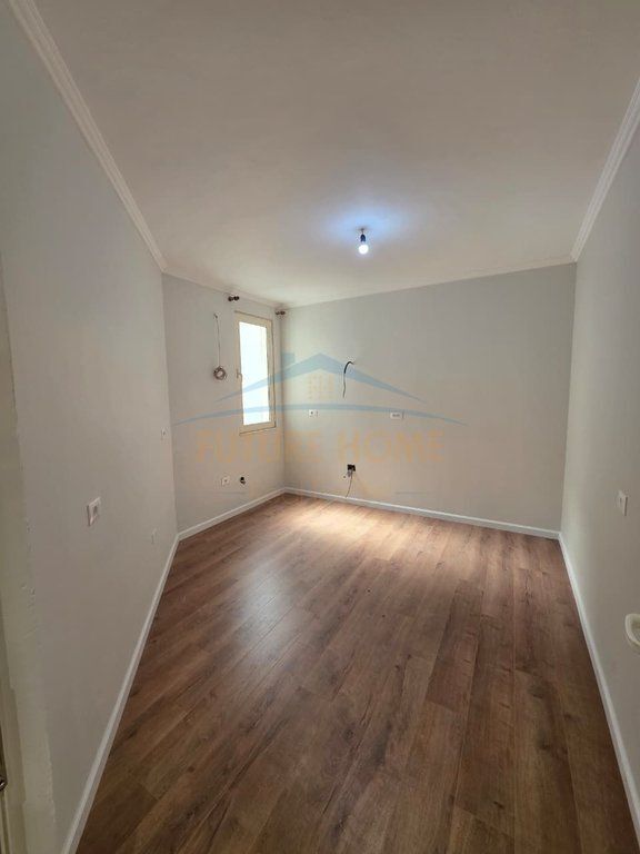 Shitet, Apartament 2+1+2, Restorant Deliu, Fresk.