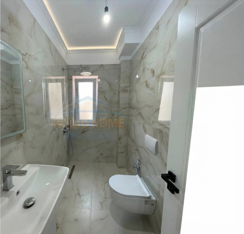 Shitet, Apartament 1+1, Shkolla e Kuqe, Tiranë.