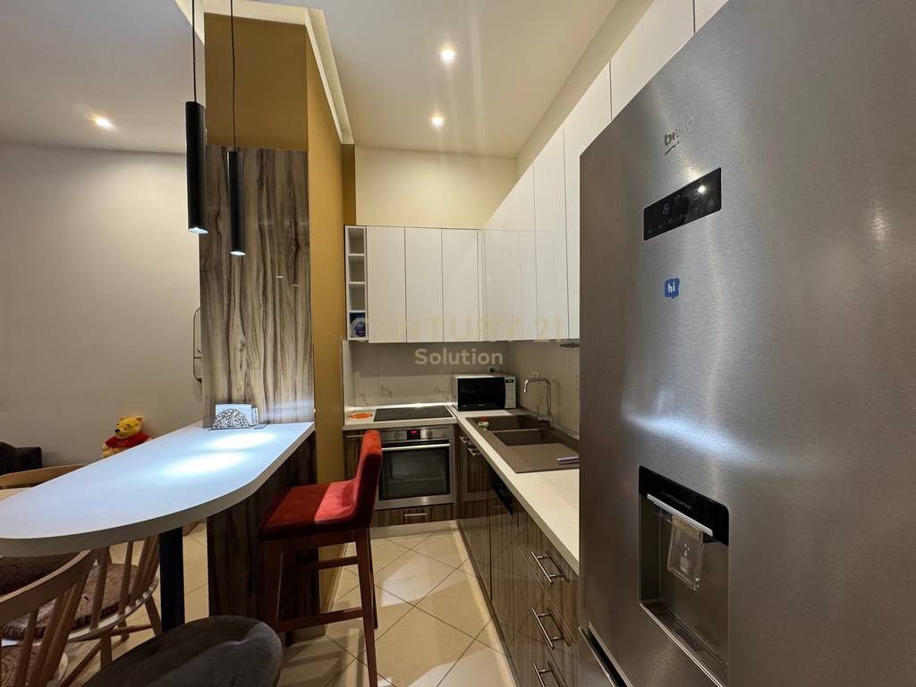 JAPIM ME QIRA APARTAMENT 1+1+ POST PARKIMI PRANE KODRES SE DIELLIT