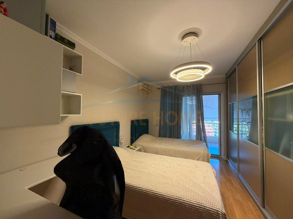 Apartament 2+1+2+Depo, Kompleksi "Kika 1", Komuna e Parisit.