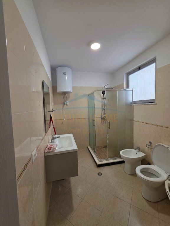 Shitet, Apartament 2+1+2, Restorant Deliu, Fresk.