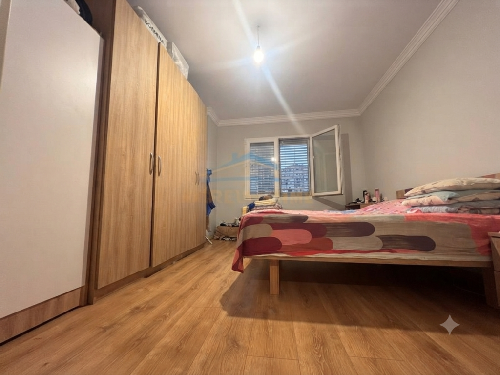 Shitet, Apartament 1+1, Unaza e Re, Tiranë