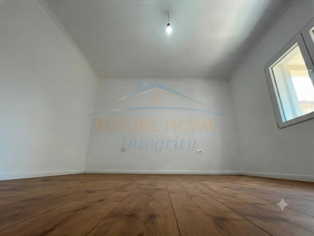 Shitet, Apartament 1+1, Shkolla e Kuqe, Tiranë.