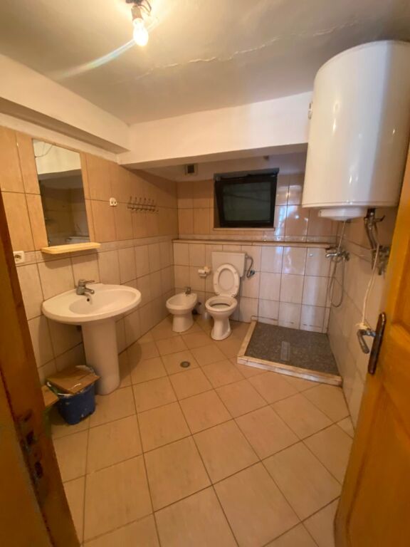 Qera | Vilë 2 + 1 | Qytet Studenti | 300 €/muaj