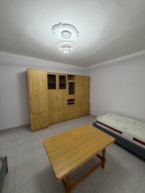 Affittasi 3+1+1 Viale Zogu i Pare 800 mila lek