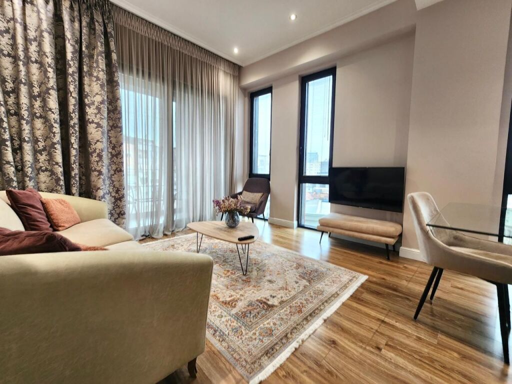 ME QERA: Apartament Luksoz 2+1+2WC | 110 m² | Park Gate – Rruga e Elbasanit / Ambasada Amerikane || 150,000 Leke/Muaj